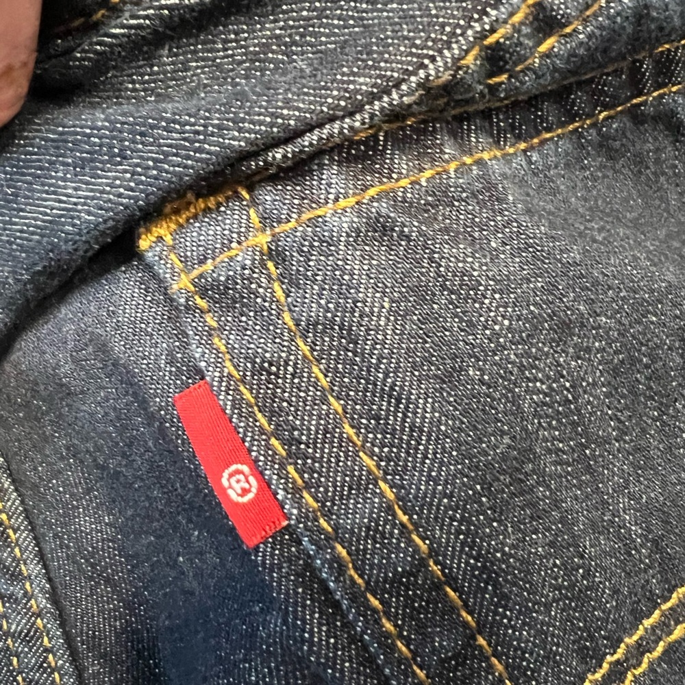 Men’s Levi’s 505 regular fit size 38 x 30 dark denim with accent stitching - Picture 8 of 8